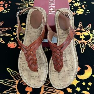 GUC Leather sandal sz 8 Merona brand. Perfect for summer!